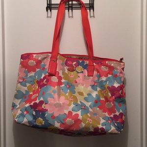 New coach bag with detachable pouch!